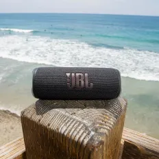 JBL Flip 6 Portable Bluetooth Speaker thumbnail