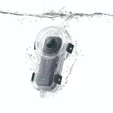 Insta360 X5 Invisible Dive Case thumbnail